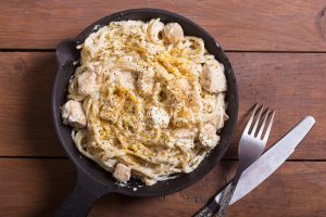 Pasta carbonara with cream sauce